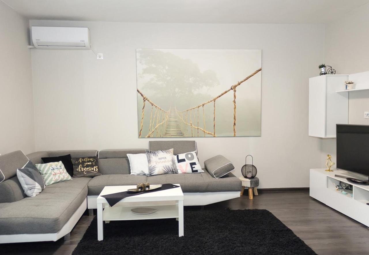 Cosy And Modern 1Bd Flat Near The City Centre By Flat Mаnager Varna Exterior photo