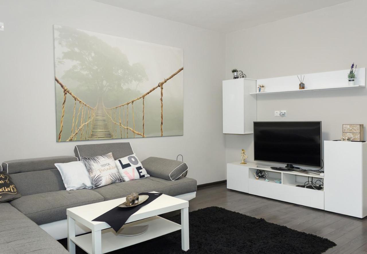 Cosy And Modern 1Bd Flat Near The City Centre By Flat Mаnager Varna Exterior photo